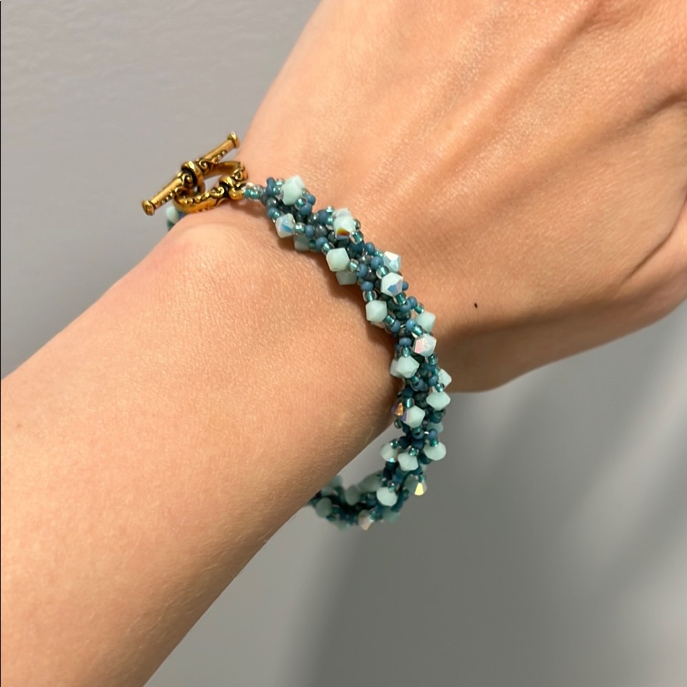Handmade Elegant Blue Beaded Bracelet
